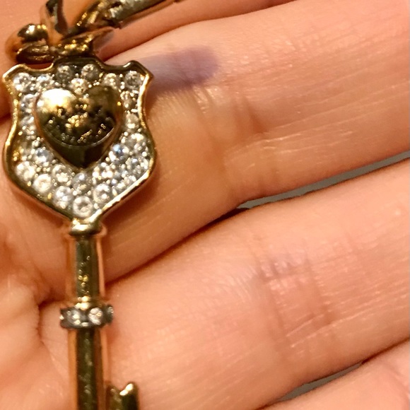 Juicy Couture charm pavé key missing one stone - Picture 5 of 5